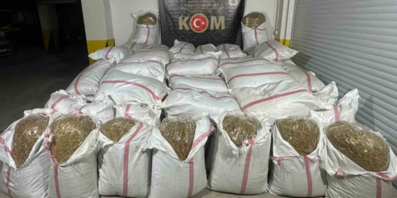 Eskişehir’de 7 milyon 300 bin dal makaron, 1 ton kaçak tütün ele geçirildi