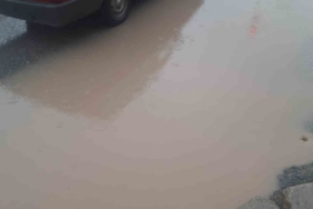 Eskişehir’de sağanak yolları göle çevirdi