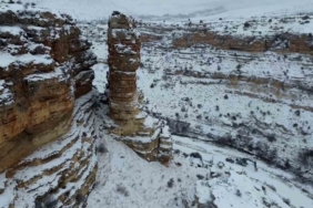 Film ve belgesellerin çekildiği Taşkale köyü kar yağışı sonrası kartpostallık görüntüler oluşturdu