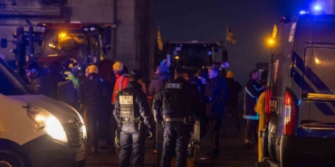 Fransız çiftçiler AB-Mercosur anlaşmasını protesto etmek üzere traktörleriyle Paris’e girdi