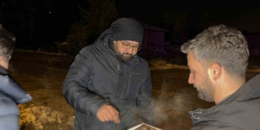 Gazetecilerden polislere yeni yıl sürprizi