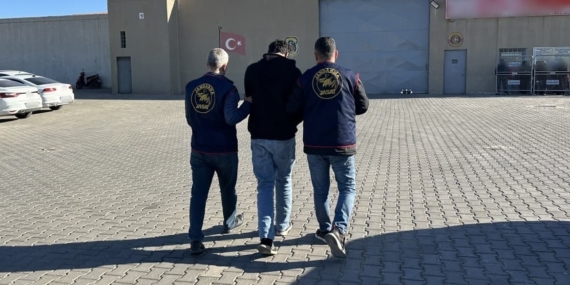 Gaziantep’te 6 ayrı suçtan 10 yıldır firari olan şahsı jandarma yakaladı
