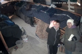 Gaziantep’te gençlerden duygulandıran örnek davranış: Soğan aldılar, parasını kameraya gösterip bıraktılar