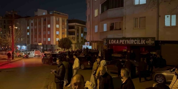 Gebze’de 5 katlı apartmanın girişinde çökme oluştu: Vatandaşlar tahliye edildi
