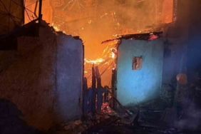 Gece yarısı çıkan yangında 1 ev kullanılamaz hale geldi