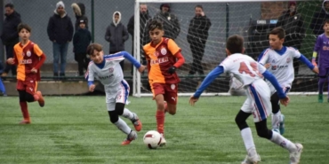 Geleceğin yıldız futbolcu adayları Balıkesir’de sahne aldı