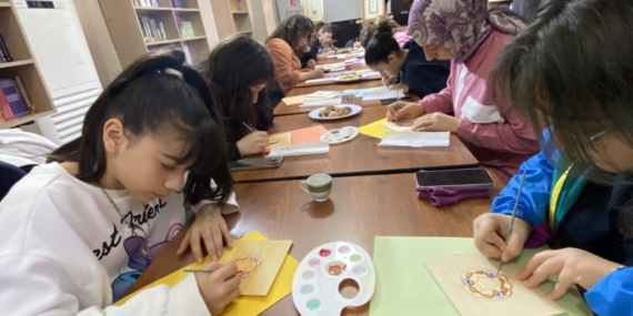 Gençler tezhip sanatını uygulamalı öğrendi