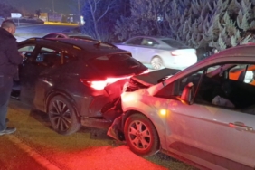 Gizli buzlanma kazayı beraberinde getirdi: 3 kişi yaralandı