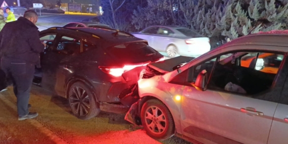 Gizli buzlanma kazayı beraberinde getirdi: 3 kişi yaralandı