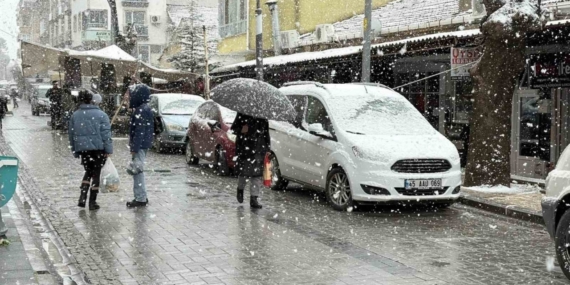 Gördes’te kar yağışı etkili oldu