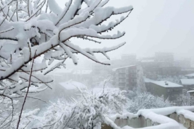 Hakkari’de kar afeti: Ekipler aralıksız çalışıyor
