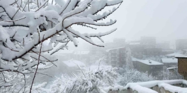 Hakkari’de kar afeti: Ekipler aralıksız çalışıyor