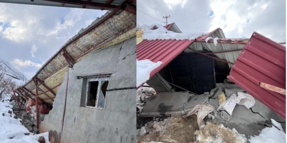 Hakkari’de karın ağırlığıyla ahır çöktü