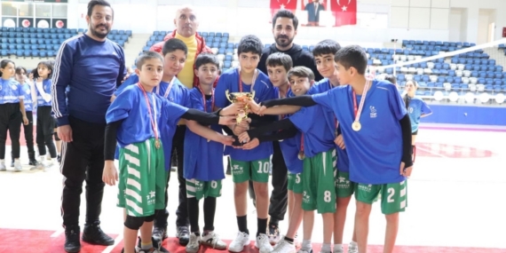 Hakkari’de Küçükler Voleybol İl Birinciliği sona erdi