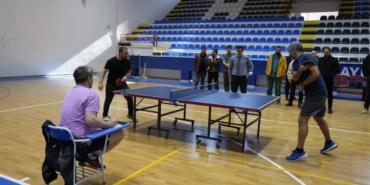 Hastane personeli masa tenisinde hünerlerini sergiledi