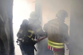 Hatay’da alevlere teslim olan konteyner kullanılamaz hale geldi