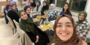 Hem konaklıyorlar hem açılan kurslarla kendilerini geliştiriyorlar