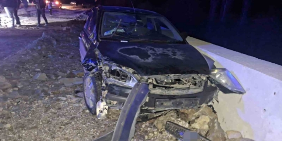 Hisarcık’ta otomobil ile motosiklete çarpıştı: 2 yaralı