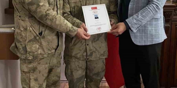 Hozat’ta Uzman Çavuş Yunus Can’a anlamlı takdir