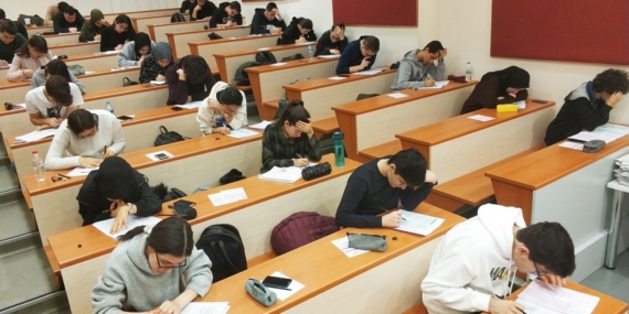 İhlas Kolejinden bursluluk sınavına giren her öğrenciye ücretsiz rehberlik hizmeti