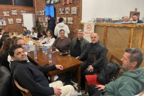 İncirliova Belediyesi yolda kalan sporcuların yardımına koştu