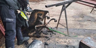 Isınmak için kovaya atılan tiner patladı, itfaiyenin hızlı müdahalesi faciayı önledi