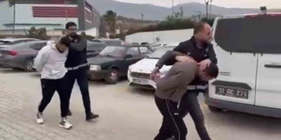 İskenderun’da hapis cezası ile aranan 2 kişi tutuklandı