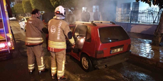İskenderun’da otomobil yangını