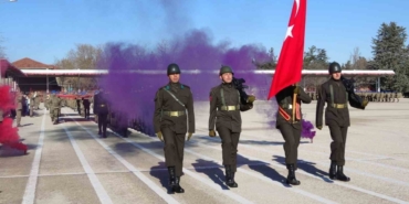 Isparta’da komandolar mezun oldu, aileler gurur ve duygu dolu anlar yaşadı