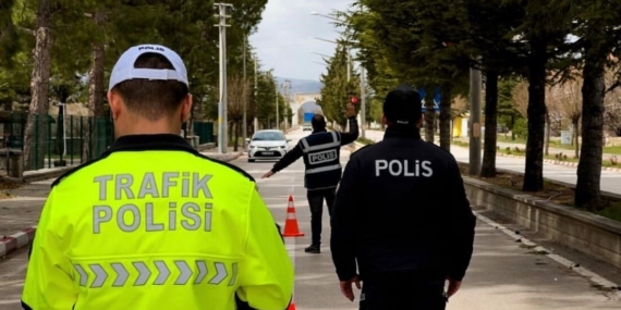 Isparta’da son bir haftalık polis denetimlerinde 52 aranan şahıs yakalandı