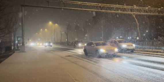 İstanbul yeni yıla kar yağışı ile girdi