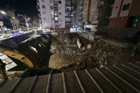 İstinat duvarı çöken binadaki vatandaşlar tahliye edildi