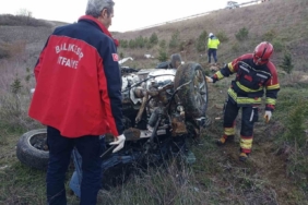 İzmir-İstanbul Otoyolu’nda feci kaza: Otomobil şarampole yuvarlandı