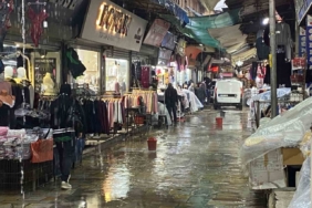 İzmir tarihi Kemeraltı Çarşısı sular altında