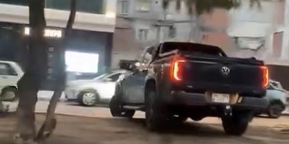 İzmir’de orta refüjden karşı yöne geçen sürücüye ceza yağdı