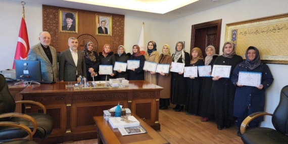 Kadın Kur’an kursu öğreticilerine yönelik Talim ve Tashih-i Huruf Kursu tamamlandı