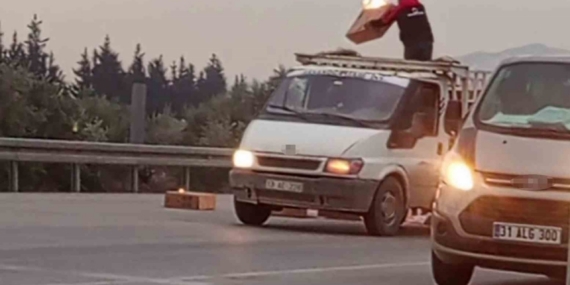 Kamyonetin alevlere teslim olmasının önüne sürücünün gayreti geçti