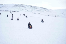 Kar keyfi Ketençimen Kayak Merkezi’nde yaşandı