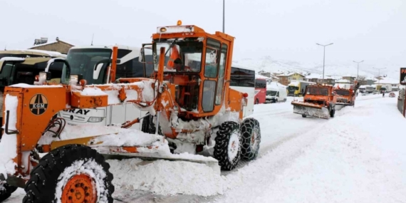 Kar nedeniyle Çelikhan- Malatya Karayolu ulaşıma kapatıldı