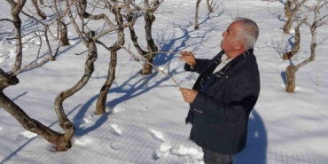 Kar yağışı Gaziantep’te çiftçinin yüzünü güldürdü