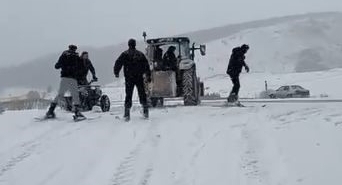 Kar yağışı sonra eğlenceli anlar