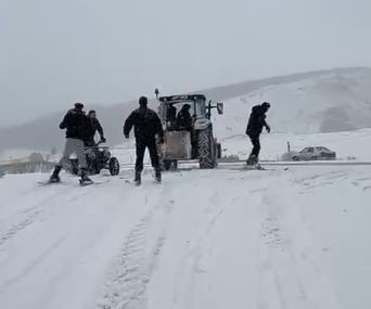 Kar yağışı sonra eğlenceli anlar