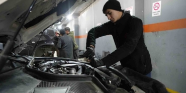 Kar yağışı sonrası kışlık araç bakım yoğunluğu arttı