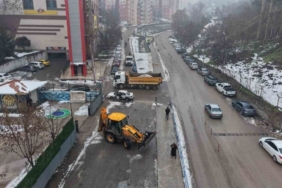 Karabük Belediyesi kar temizleme çalışmaları sürüyor