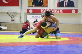 Karabük’te Okul Sporları Güreş Grup Müsabakaları başladı