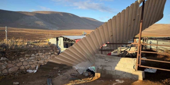 Karaman’da fırtınada uçan çatının altında kalarak yaşamını yitirdi