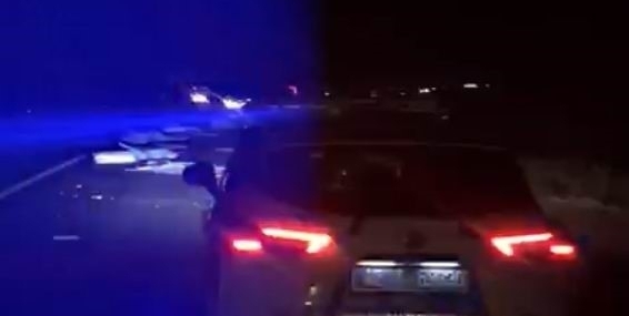 Karapınar’da çuval yüklü tırdan yola saçılan yükler trafiği aksattı