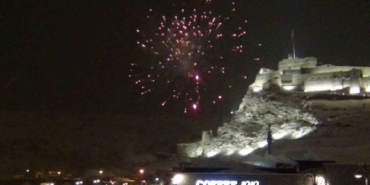 Kars’ta yeni yıl coşkusu: Lapa lapa kar altında halay