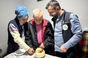 Kartepe’de "Alo Evlat" ekipleri yaşlıları yalnız bırakmadı