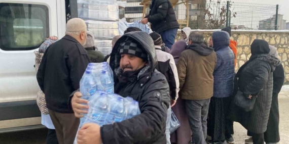 Kastamonu’da bazı mahallelerde su kesintisi devam ediyor: Vatandaşlara su dağıtıldı